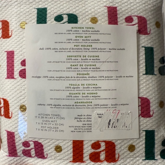 NWT Kate Spade Christmas Kitchen Set Oven Mits and Towel Fa La La - Picture 3 of 4